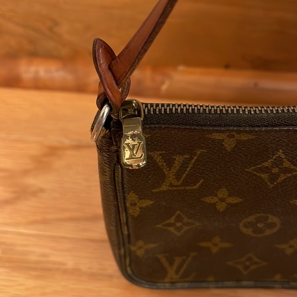 Vintage Authentic LV Louis Vuitton Monogram Pochette Accessoires SD 1909 - Picture 3 of 6